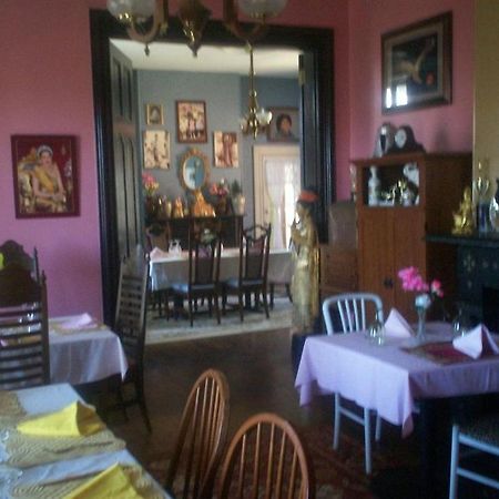 Ubon Thai Victorian Inn & Restaurant Стантън Екстериор снимка