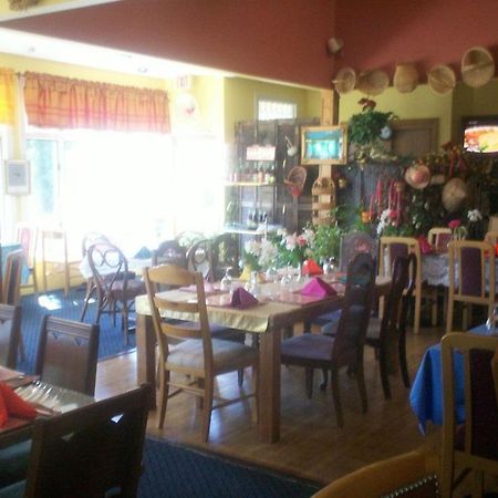 Ubon Thai Victorian Inn & Restaurant Стантън Екстериор снимка